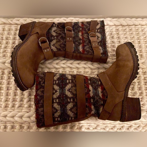 Woolrich Wool Tapestry Boots - Picture 8 of 11